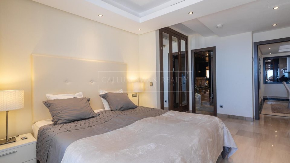 Estepona, Penthouse duplex en bord de mer sur la Nouvelle Mille d'Or