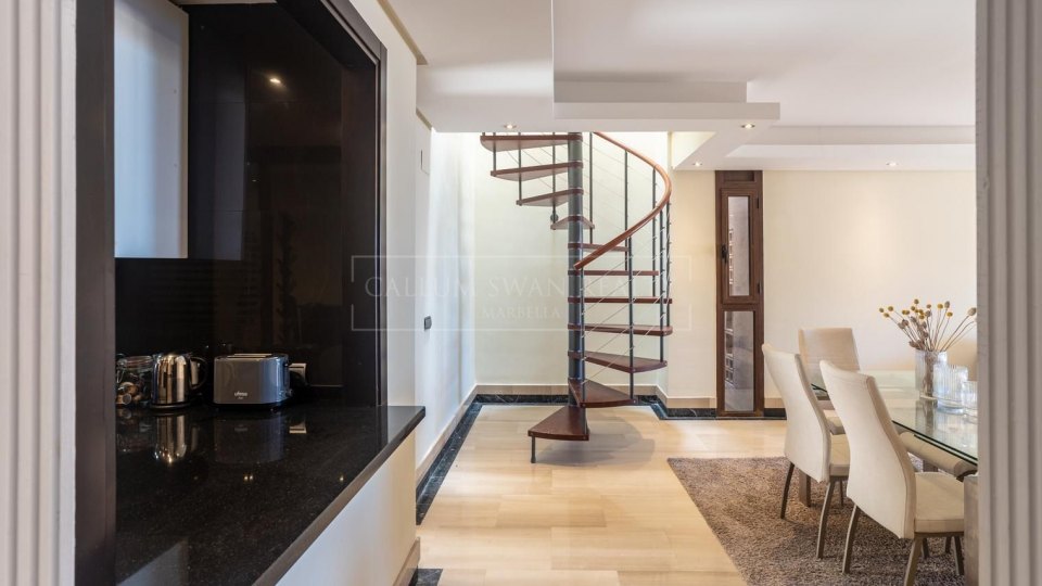 Estepona, Penthouse duplex en bord de mer sur la Nouvelle Mille d'Or