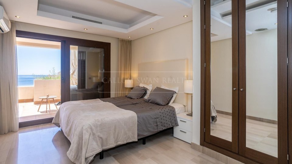 Estepona, Penthouse duplex en bord de mer sur la Nouvelle Mille d'Or