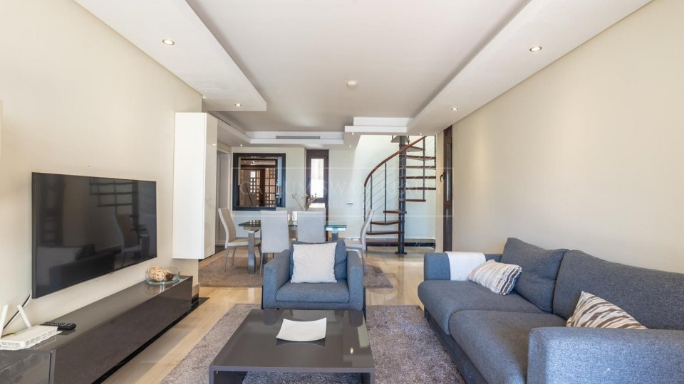 Estepona, Penthouse duplex en bord de mer sur la Nouvelle Mille d'Or