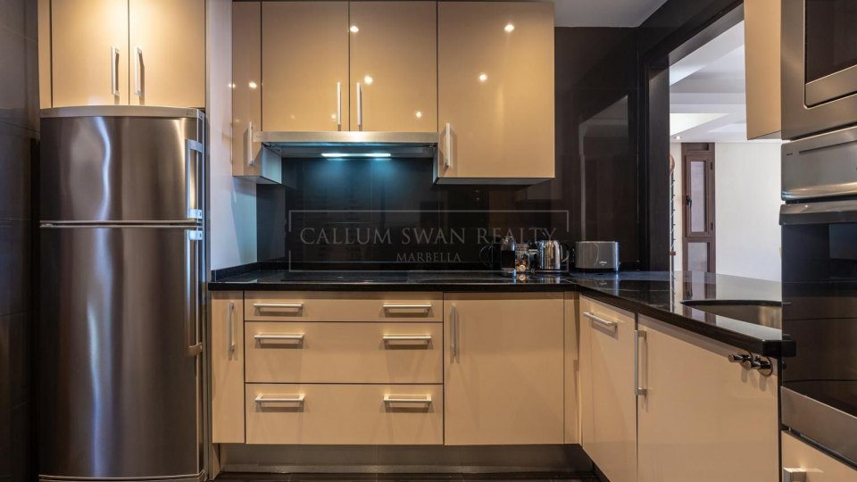 Estepona, Penthouse duplex en bord de mer sur la Nouvelle Mille d'Or
