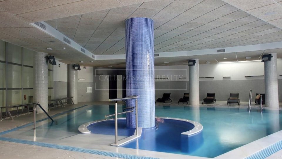 Estepona, Penthouse duplex en bord de mer sur la Nouvelle Mille d'Or