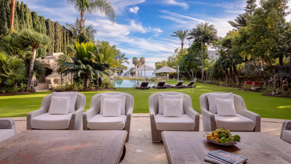 Marbella Golden Mile, Prime Beachfront Villa on Marbella’s Golden Mile