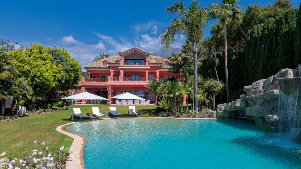 Marbella Golden Mile, Prime Beachfront Villa on Marbella’s Golden Mile