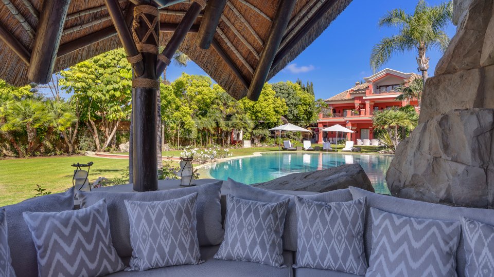 Marbella Golden Mile, Prime Beachfront Villa on Marbella’s Golden Mile