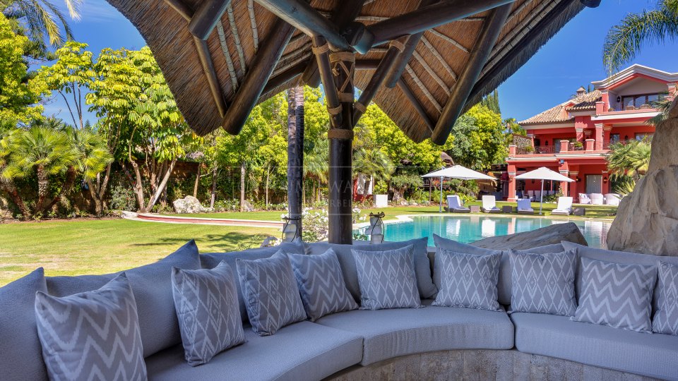 Marbella Golden Mile, Prime Beachfront Villa on Marbella’s Golden Mile