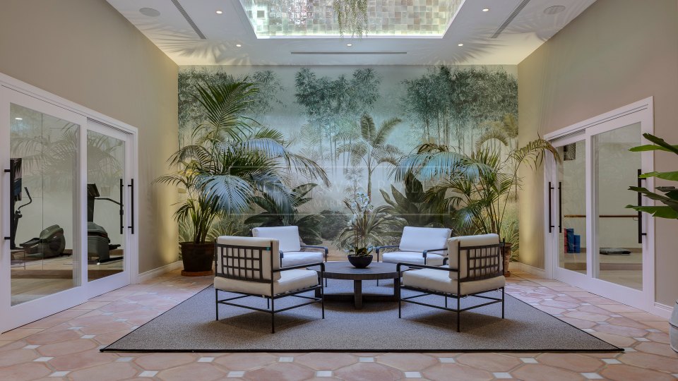 Marbella Golden Mile, Prime Beachfront Villa on Marbella’s Golden Mile