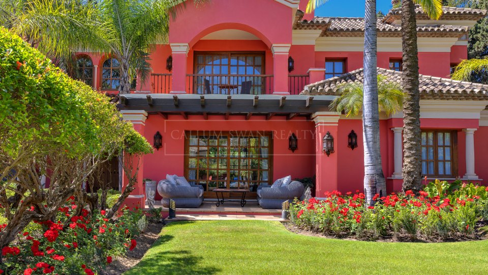 Marbella Golden Mile, Prime Beachfront Villa on Marbella’s Golden Mile