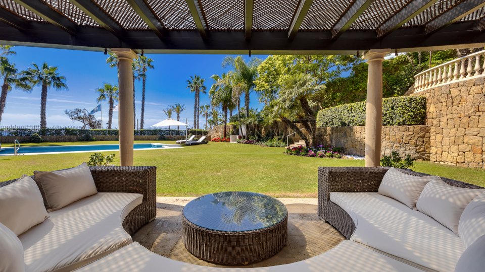 Marbella Golden Mile, Prime Beachfront Villa on Marbella’s Golden Mile