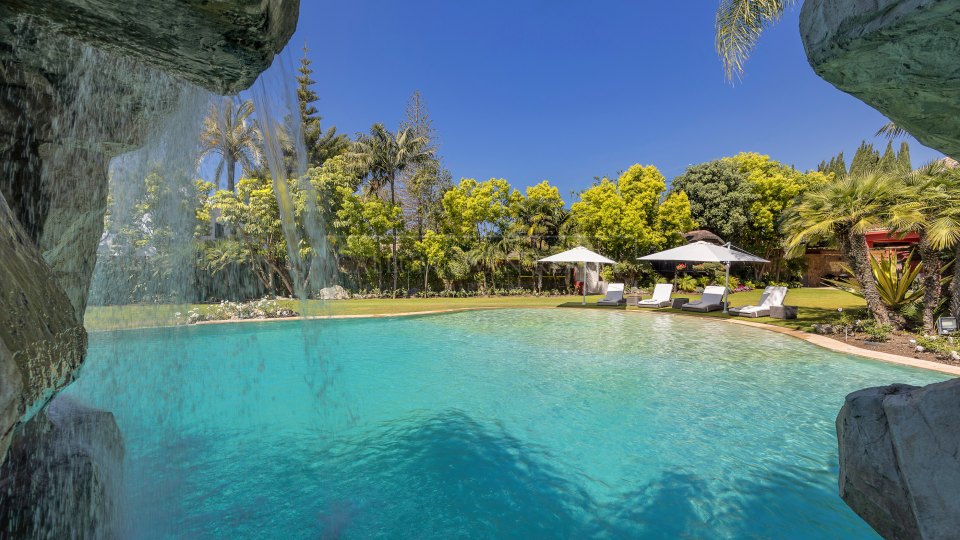 Marbella Golden Mile, Prime Beachfront Villa on Marbella’s Golden Mile