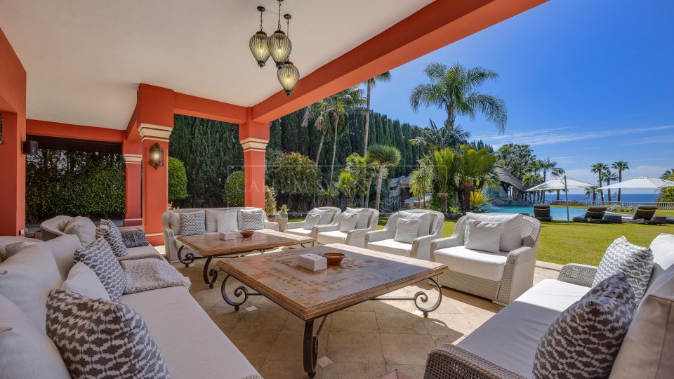 Marbella Golden Mile, Prime Beachfront Villa on Marbella’s Golden Mile