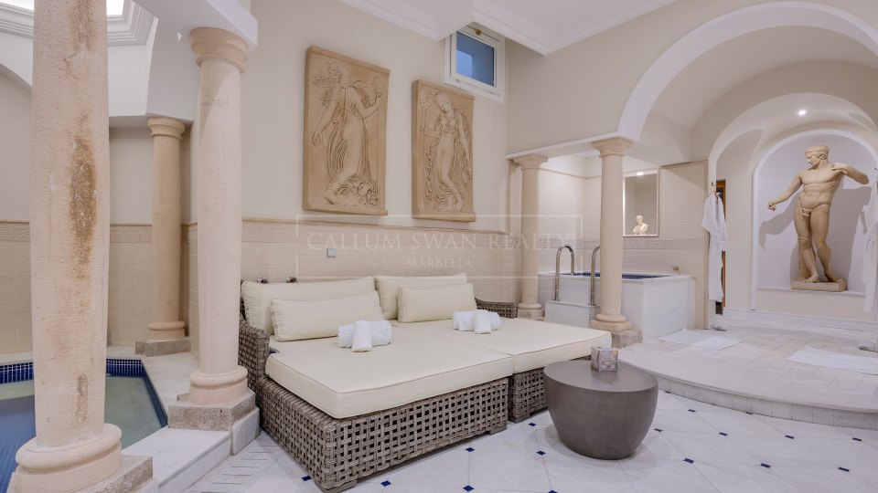 Marbella Golden Mile, Prime Beachfront Villa on Marbella’s Golden Mile