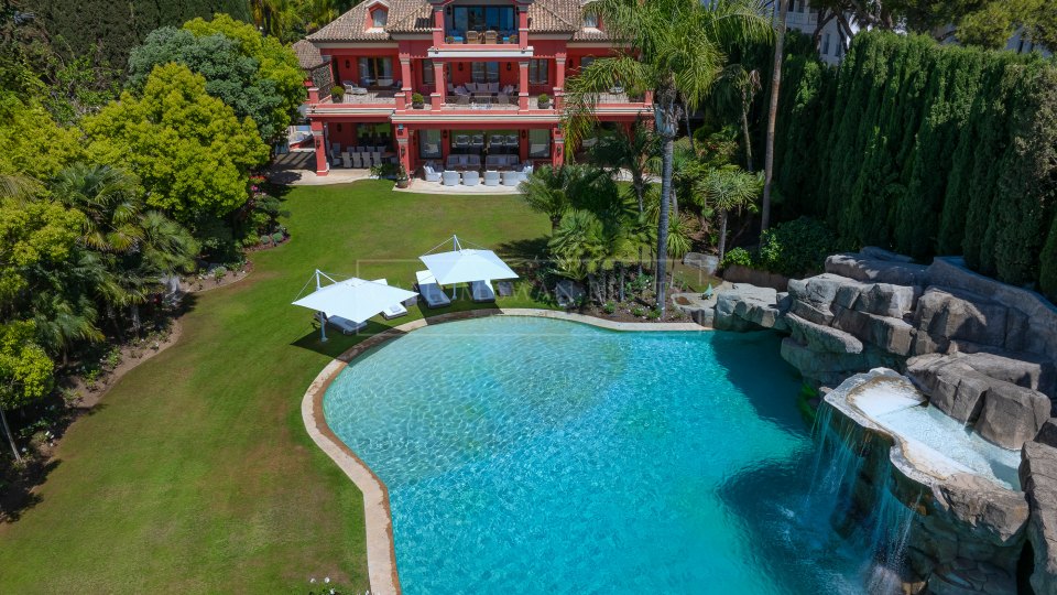 Marbella Golden Mile, Prime Beachfront Villa on Marbella’s Golden Mile