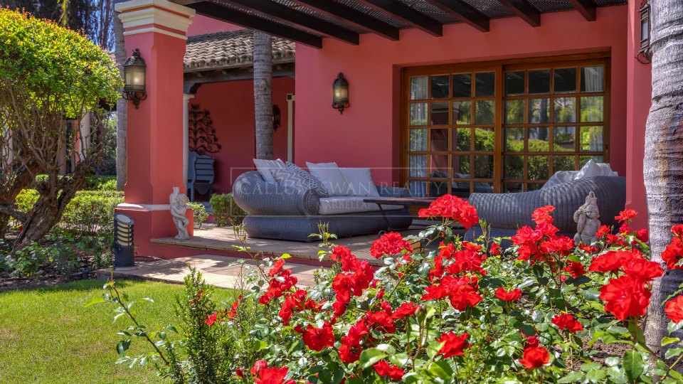 Marbella Golden Mile, Prime Beachfront Villa on Marbella’s Golden Mile