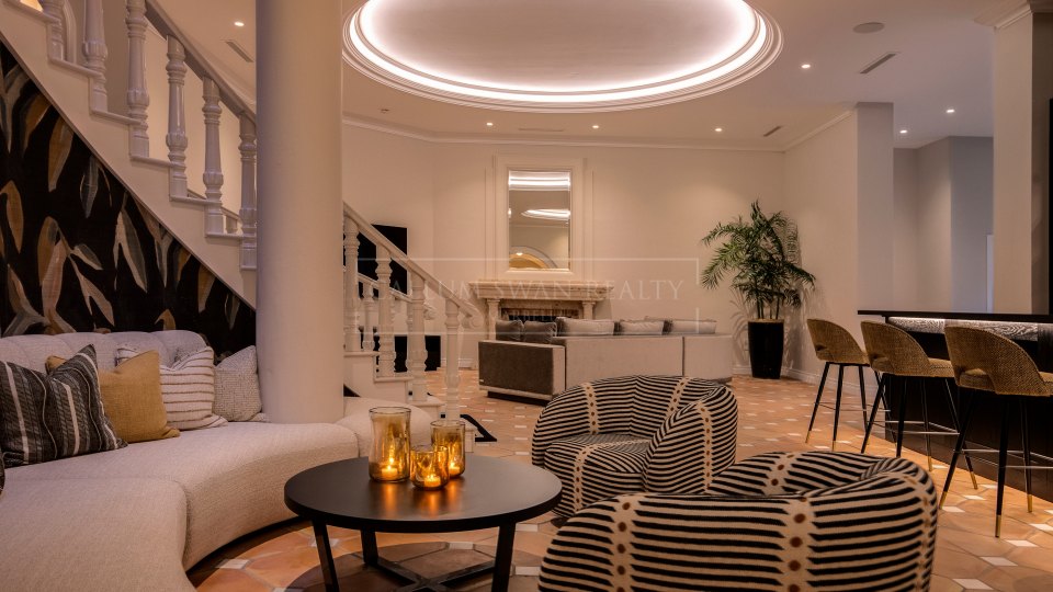 Marbella Golden Mile, Prime Beachfront Villa on Marbella’s Golden Mile