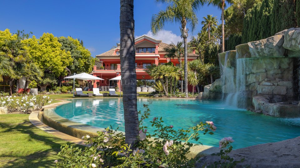 Marbella Golden Mile, Prime Beachfront Villa on Marbella’s Golden Mile