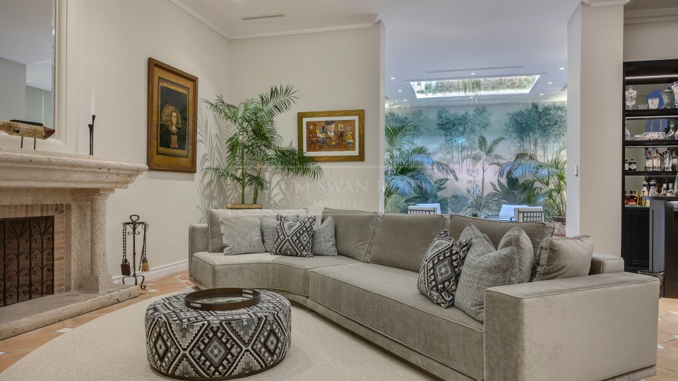 Marbella Golden Mile, Prime Beachfront Villa on Marbella’s Golden Mile
