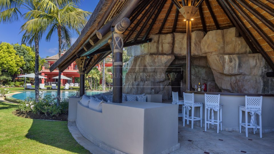 Marbella Golden Mile, Prime Beachfront Villa on Marbella’s Golden Mile