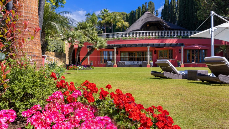 Marbella Golden Mile, Prime Beachfront Villa on Marbella’s Golden Mile