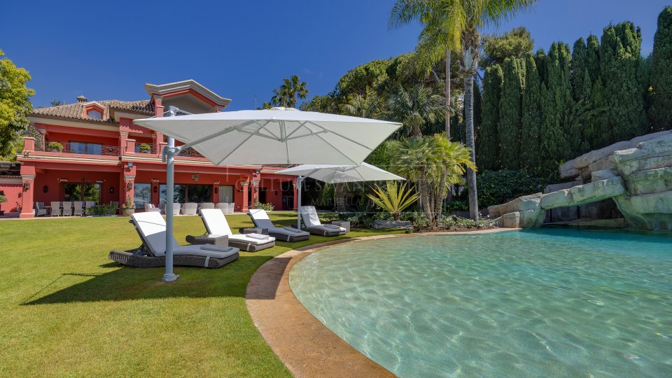 Marbella Golden Mile, Prime Beachfront Villa on Marbella’s Golden Mile
