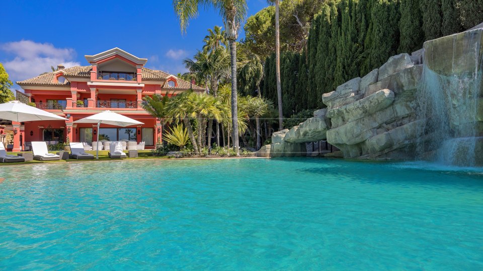 Marbella Golden Mile, Prime Beachfront Villa on Marbella’s Golden Mile