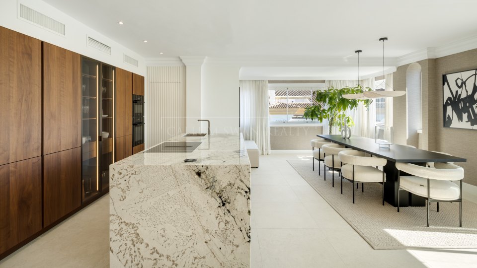 Marbella Golden Mile, Charmant duplex penthouse à vendre sur la Mille d’Or