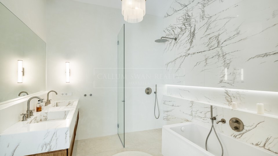 Marbella Golden Mile, Charmant duplex penthouse à vendre sur la Mille d’Or