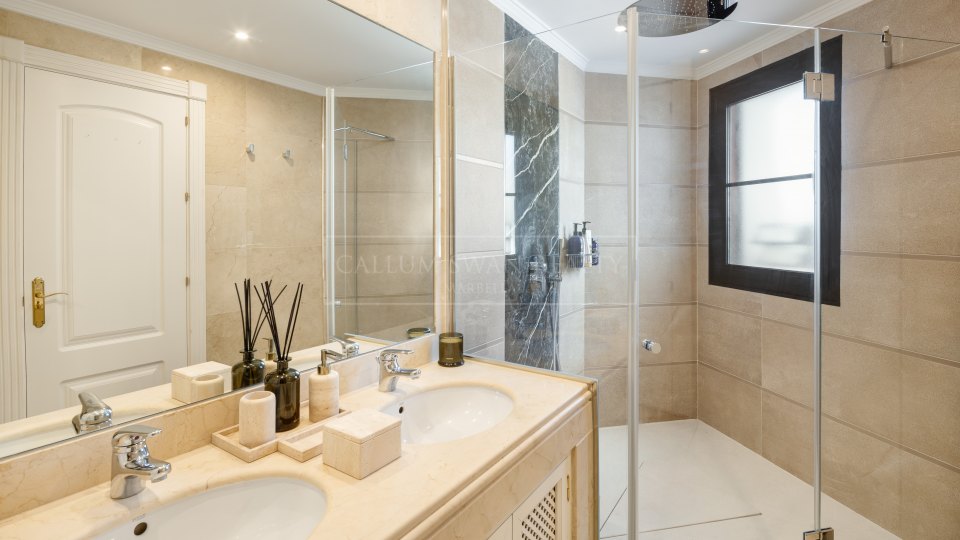 Benahavis, Encantadora villa en las colinas de La Quinta