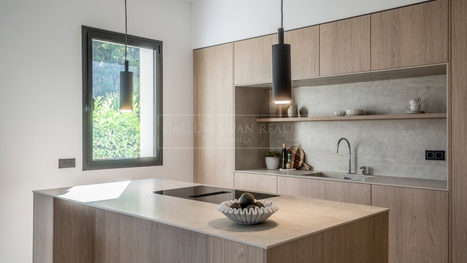 Marbella Golden Mile, Precioso apartamento en planta baja en Altos Reales