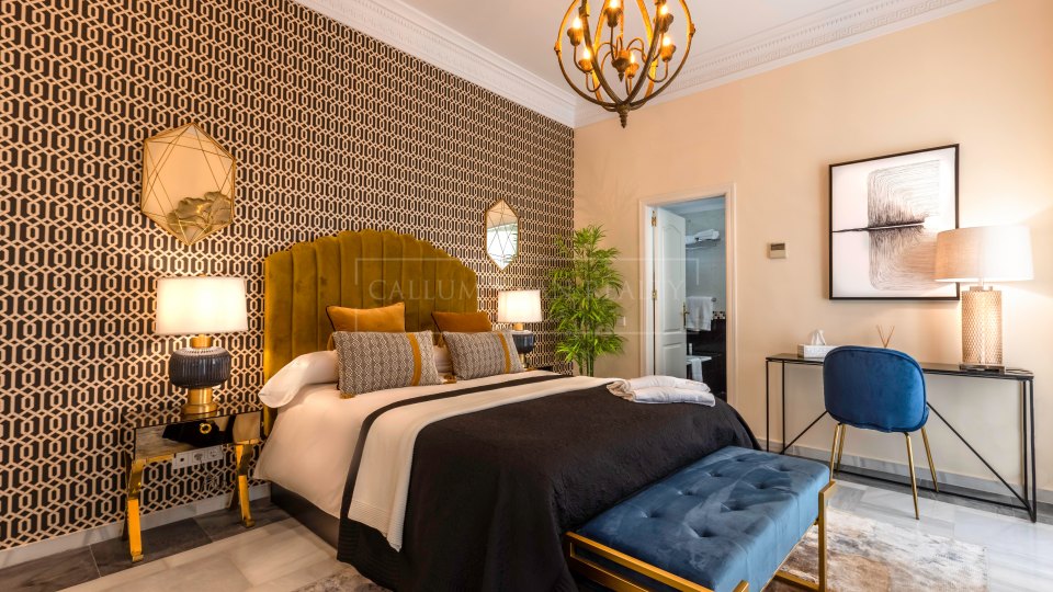 Marbella - Puerto Banus, Beachfront estate in prime location