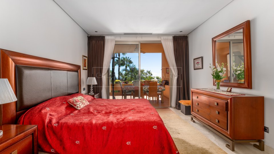 Marbella Golden Mile, Precioso apartamento en la comunidad cerrada Mansion Club