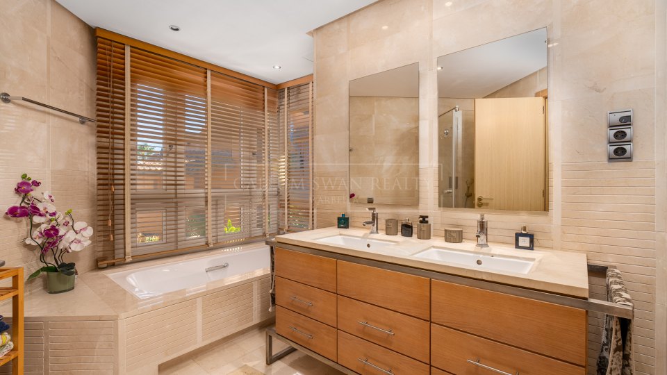 Marbella Golden Mile, Precioso apartamento en la comunidad cerrada Mansion Club