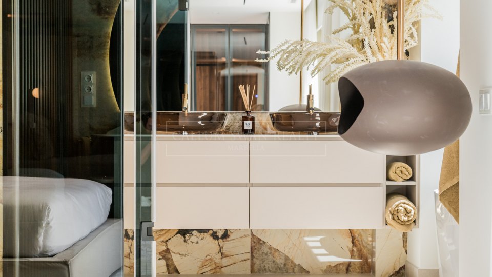 Marbella Este, Elegante Apartamento en Primera Planta en Los Monteros Palm Beach