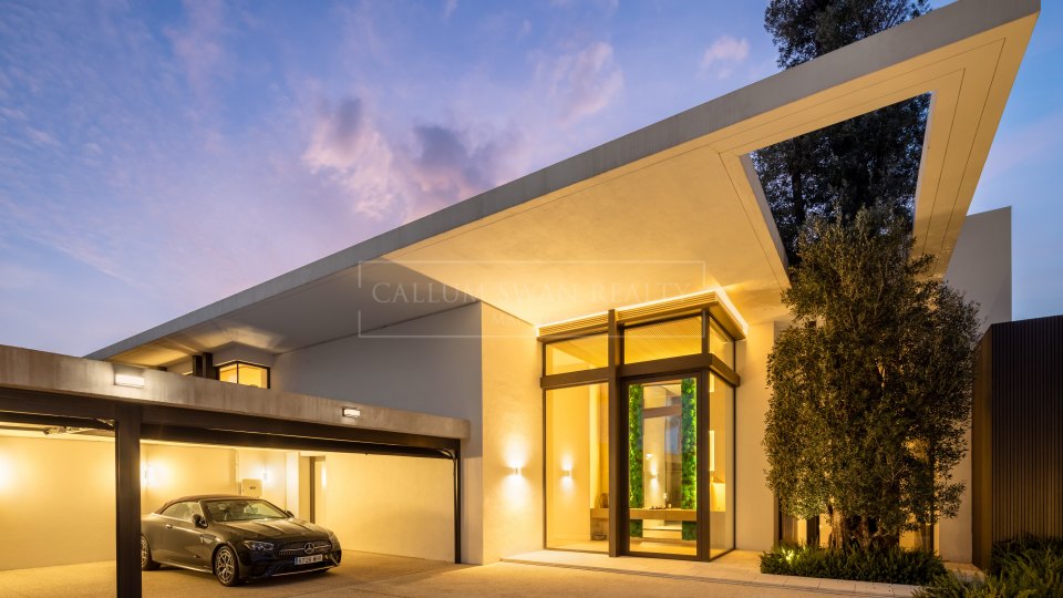 Benahavis, Modern Villa with Stunning Views in La Quinta
