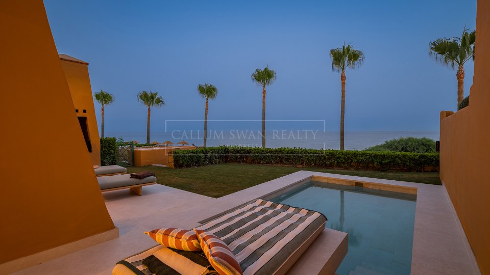 Estepona, Beachfront Apartment in Los Granados del Mar with Private Pool & Sea Views