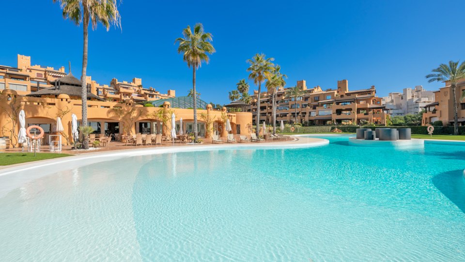 Estepona, Beachfront Apartment in Los Granados del Mar with Private Pool & Sea Views
