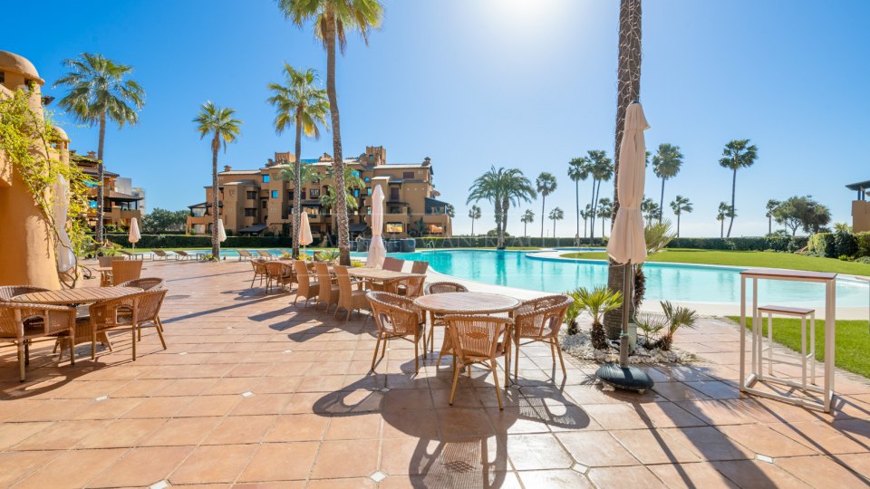 Estepona, Beachfront Apartment in Los Granados del Mar with Private Pool & Sea Views