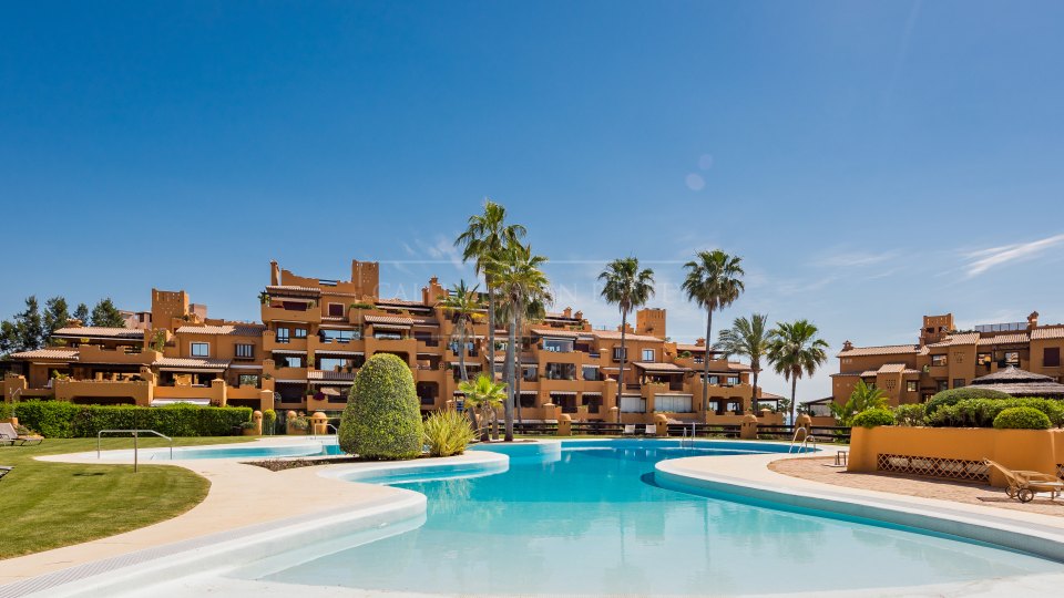 Estepona, Beachfront Apartment in Los Granados del Mar with Private Pool & Sea Views