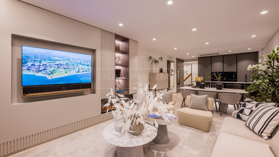 Estepona, Beachfront apartment for sale in Estepona