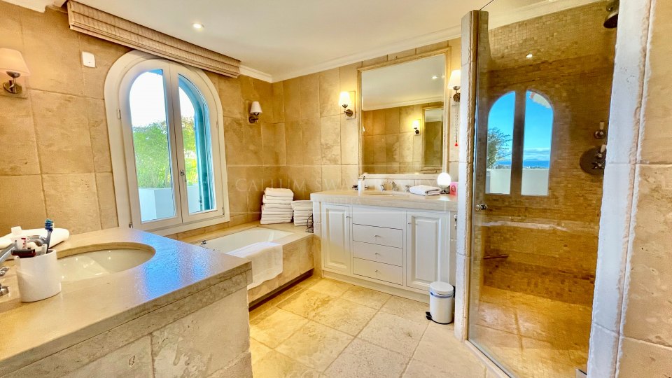 Marbella Golden Mile, Luxury Villa in Cascada de Camojan, Marbella Golden Mile