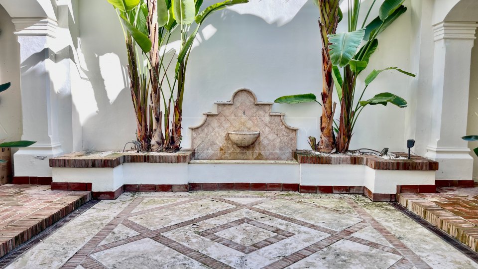 Marbella Golden Mile, Luxury Villa in Cascada de Camojan, Marbella Golden Mile