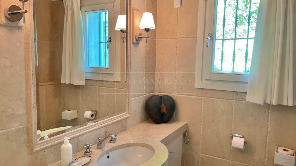 Marbella Golden Mile, Luxury Villa in Cascada de Camojan, Marbella Golden Mile
