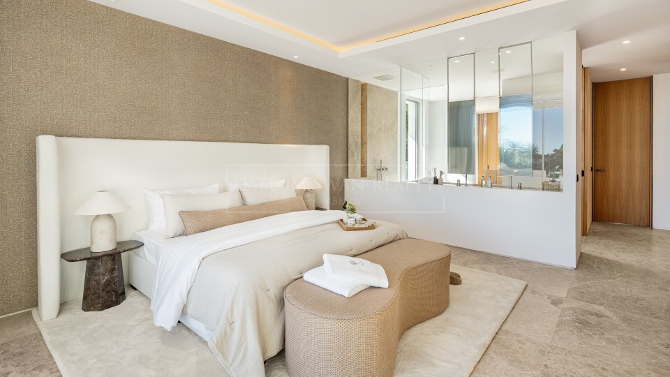 Nueva Andalucia, Villa en Nueva Andalucia con vistas al golf, al mar y a la montaña