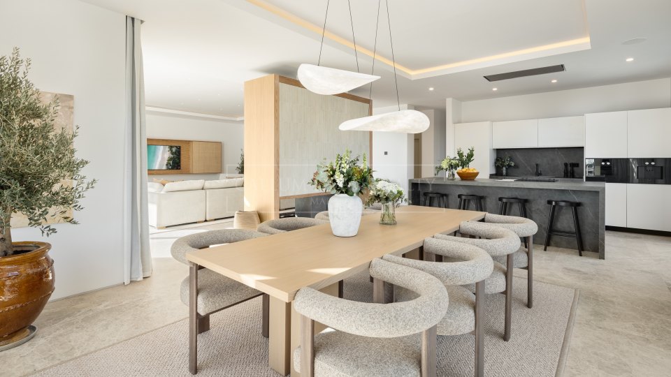 Nueva Andalucia, Villa en Nueva Andalucia con vistas al golf, al mar y a la montaña