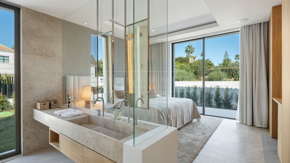 Nueva Andalucia, Villa en Nueva Andalucia con vistas al golf, al mar y a la montaña