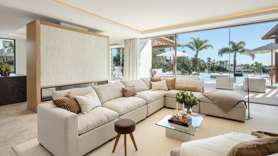 Nueva Andalucia, Villa en Nueva Andalucia con vistas al golf, al mar y a la montaña