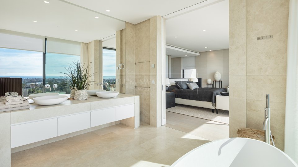 Benahavis, Villa con impresionantes vistas al mar en urbanización cerrada en La Quinta