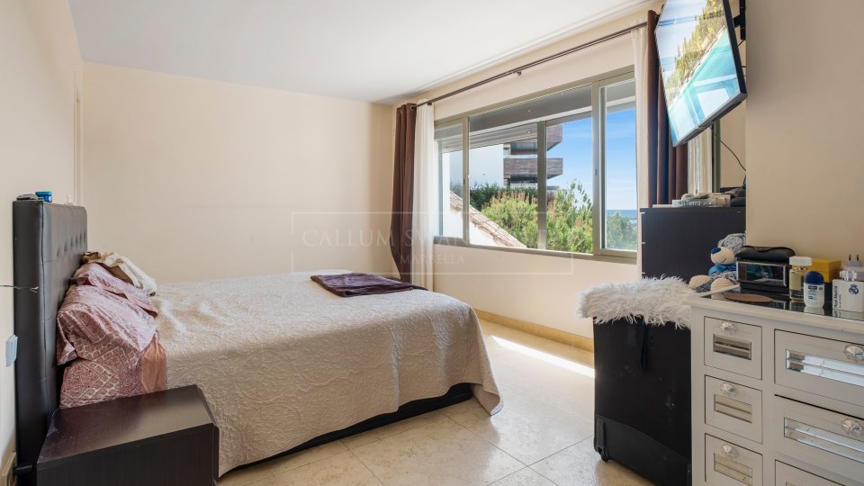 Benahavis, Duplex Penthouse with Private Pool in Los Flamingos Golf Resort