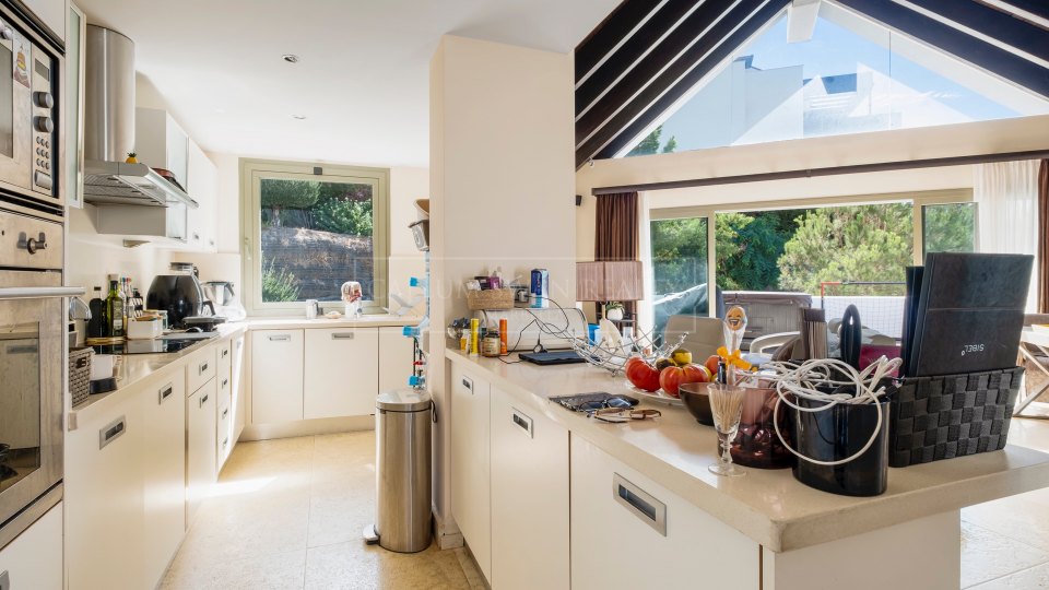 Benahavis, Duplex Penthouse with Private Pool in Los Flamingos Golf Resort