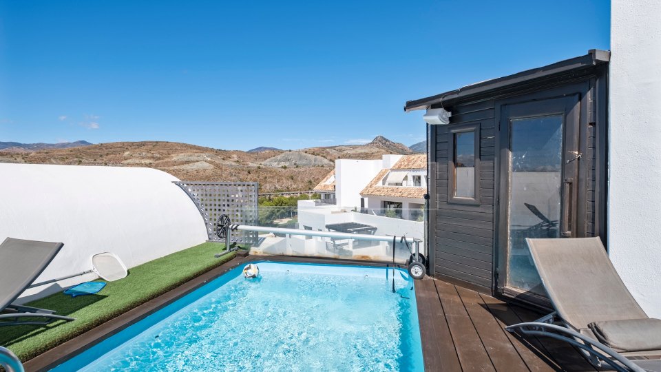 Benahavis, Duplex Penthouse with Private Pool in Los Flamingos Golf Resort
